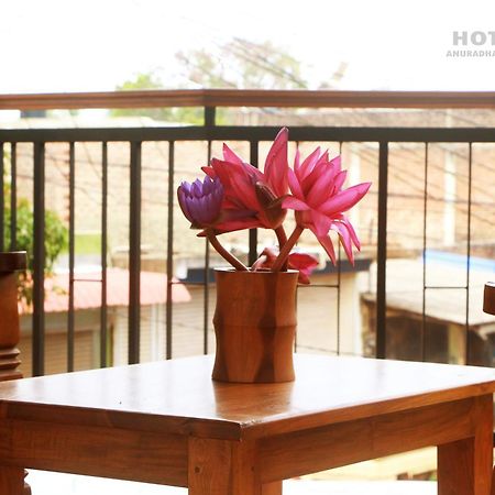 Hotel T&T Anuradhapura Zimmer foto