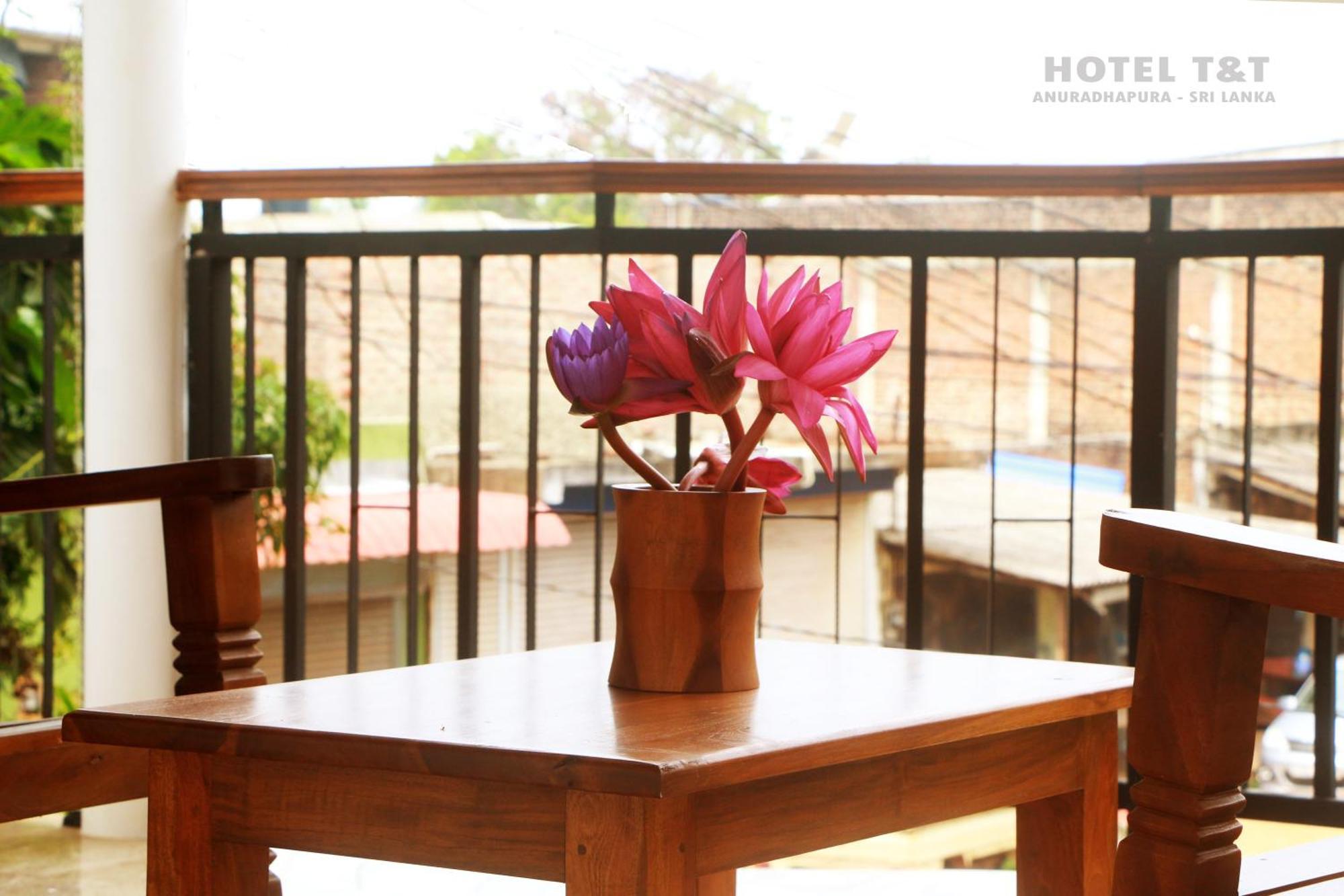 Hotel T&T Anuradhapura Zimmer foto