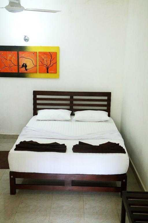 Hotel T&T Anuradhapura Exterior foto