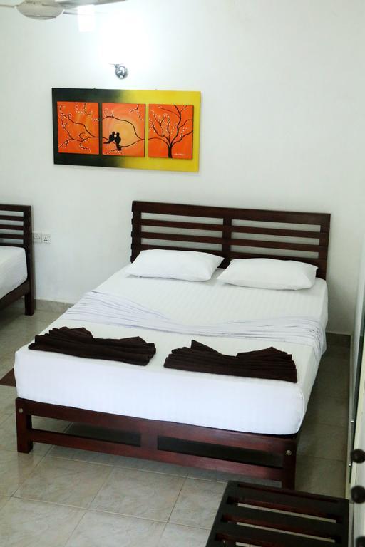 Hotel T&T Anuradhapura Exterior foto