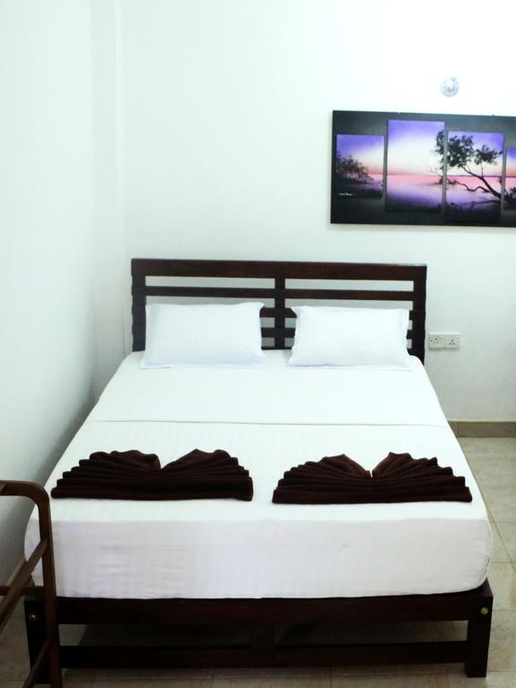 Hotel T&T Anuradhapura Exterior foto