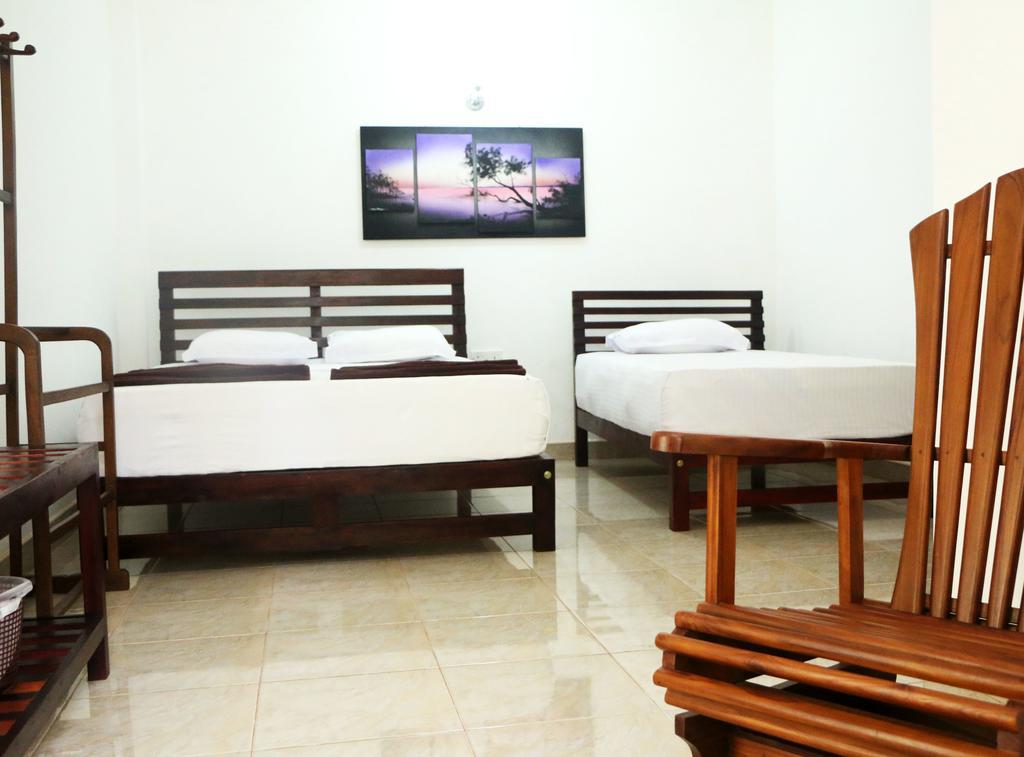 Hotel T&T Anuradhapura Exterior foto