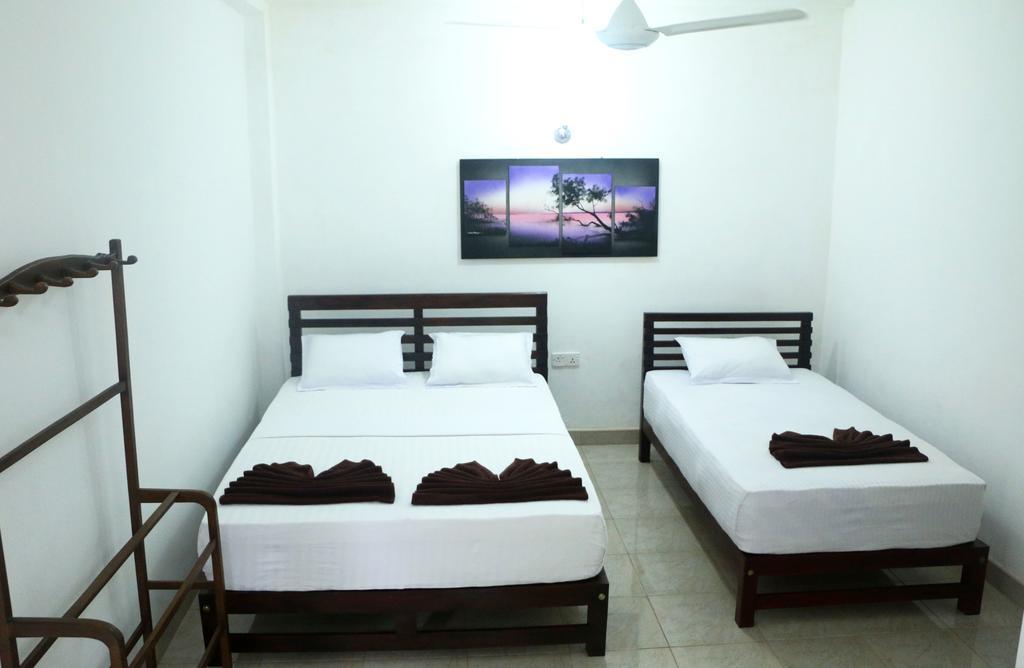 Hotel T&T Anuradhapura Exterior foto