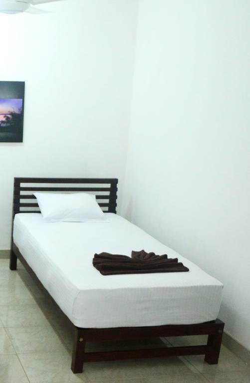 Hotel T&T Anuradhapura Exterior foto
