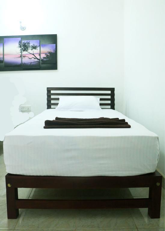 Hotel T&T Anuradhapura Exterior foto