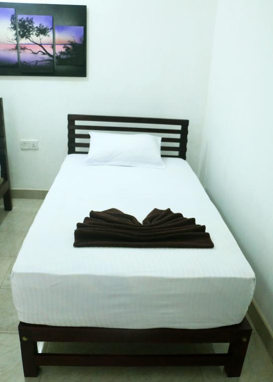 Hotel T&T Anuradhapura Exterior foto