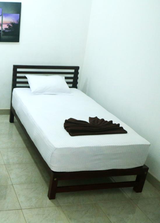 Hotel T&T Anuradhapura Exterior foto