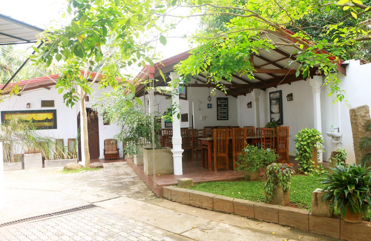 Hotel T&T Anuradhapura Exterior foto