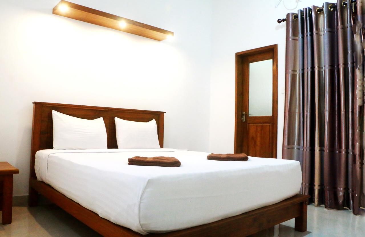 Hotel T&T Anuradhapura Exterior foto