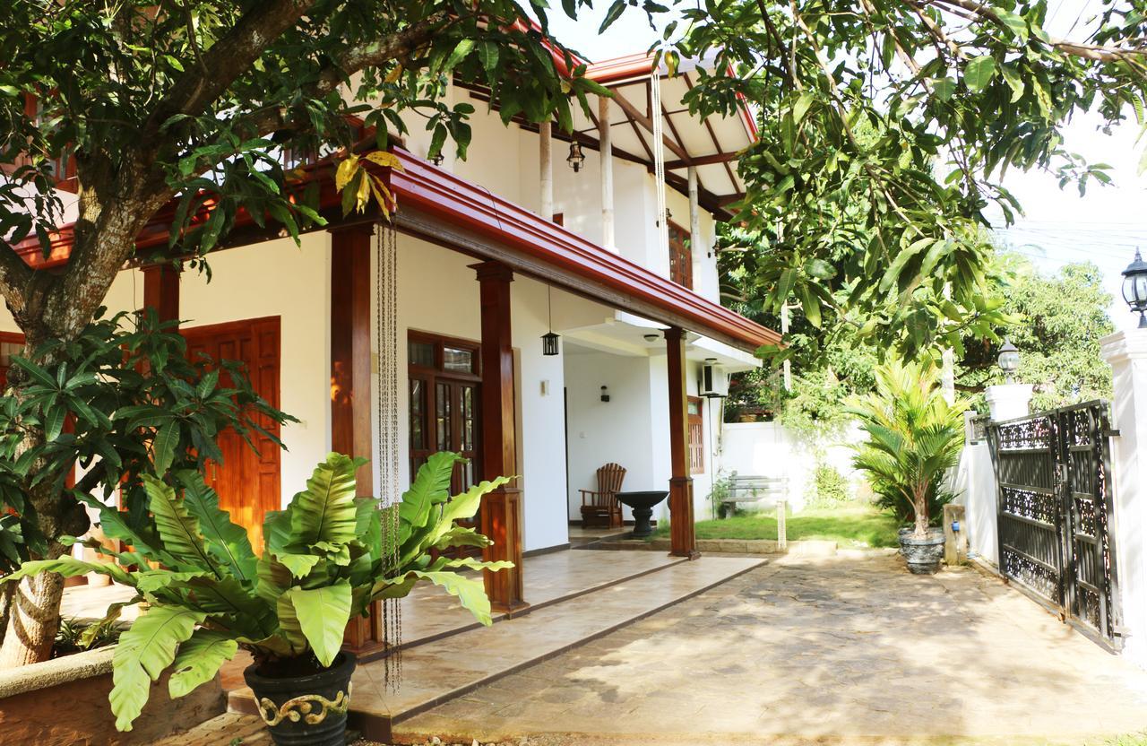 Hotel T&T Anuradhapura Exterior foto