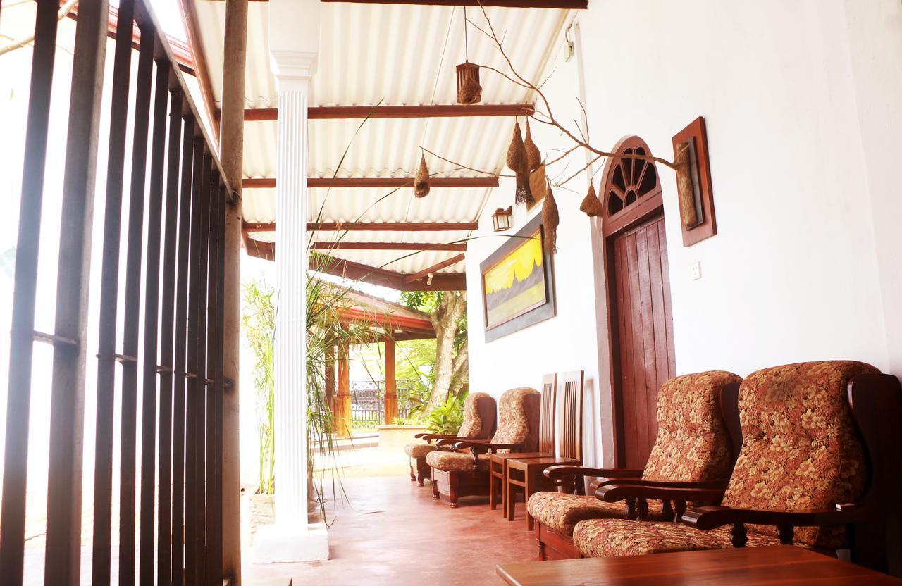 Hotel T&T Anuradhapura Exterior foto